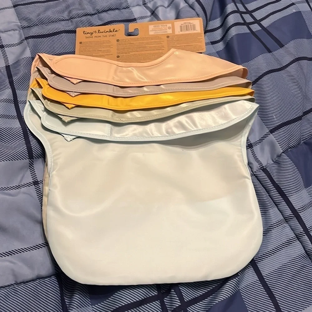 NWT Tiny Twinkle 5 pack of bibs 6-12 months